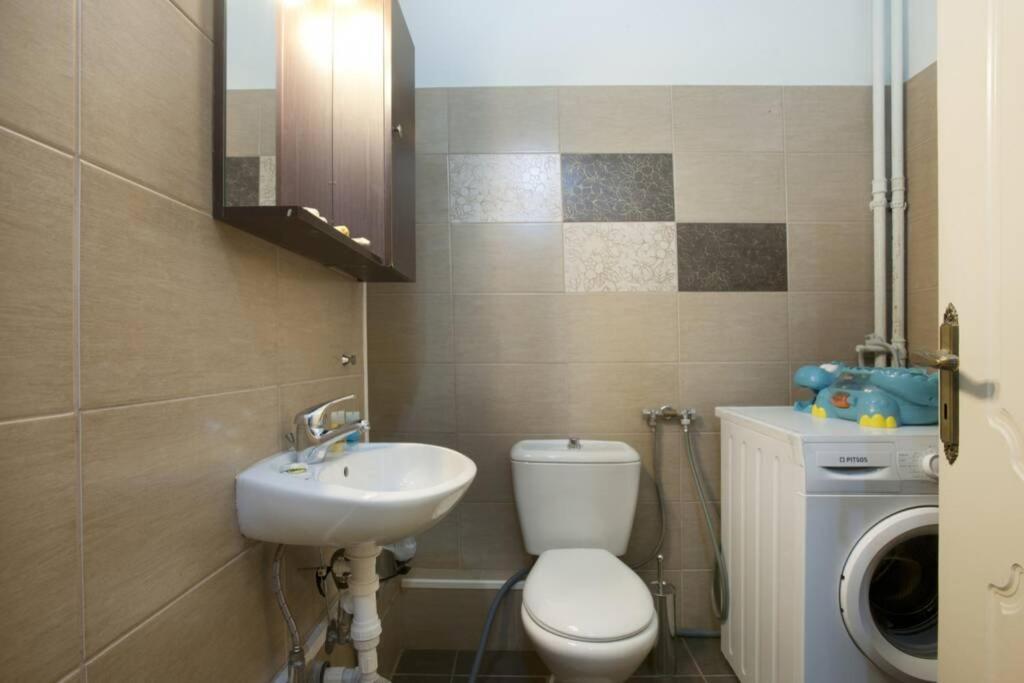 Three Bedrooms Apartment At The Center Of アテネ エクステリア 写真
