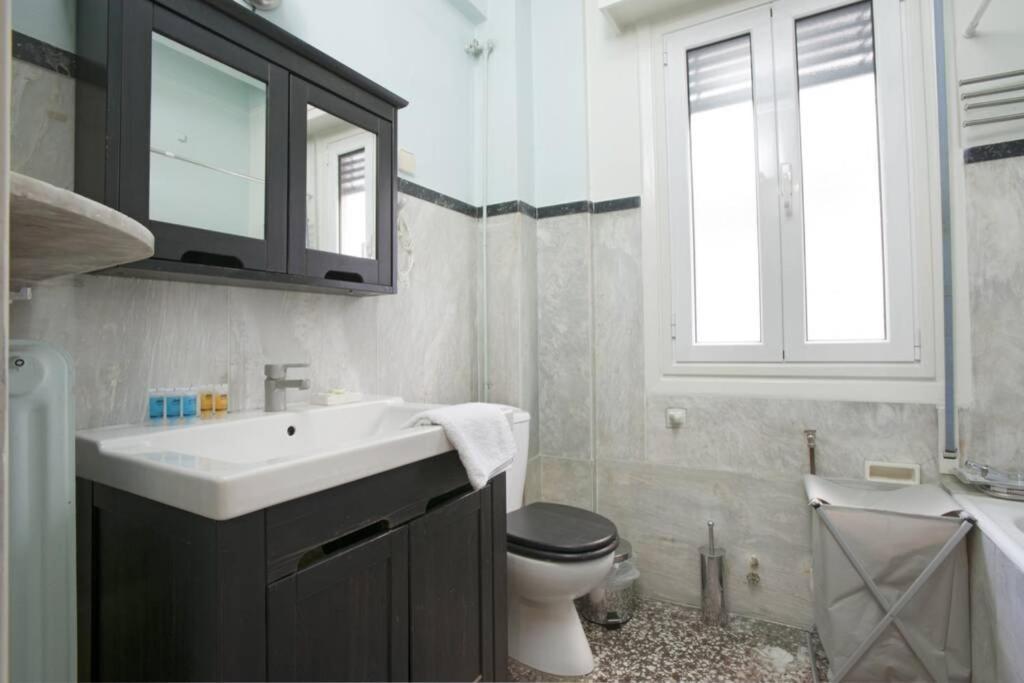 Three Bedrooms Apartment At The Center Of アテネ エクステリア 写真